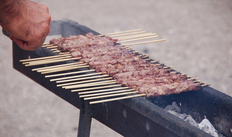 Arrosticini: il piatto perfetto per l’estate Arrosticini: il piatto perfetto per l’estate